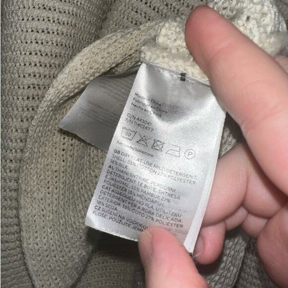 H&M Oversized Silk Blend Knit Crewneck Pullover Sweater Ivory/Cream Size Medium - Picture 4 of 7